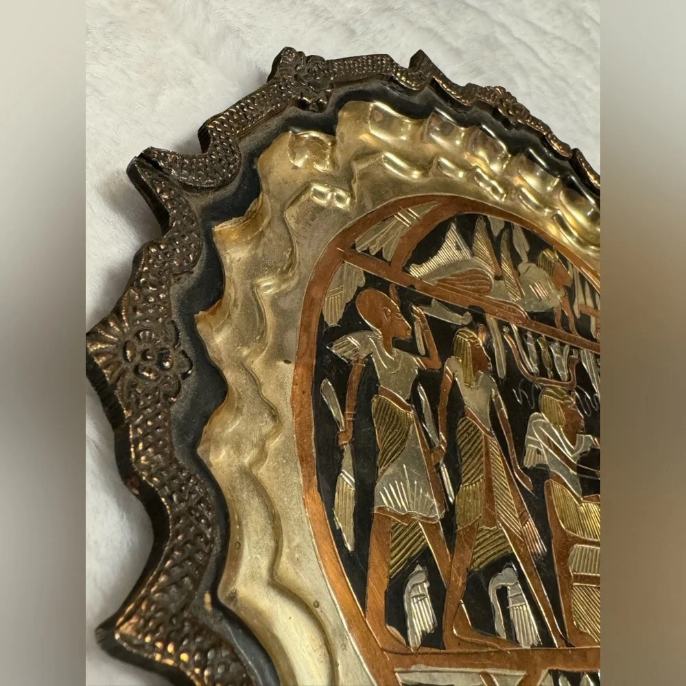 Decorative Vintage MCM Metal Brass Copper Wall Plate Egyptian Pharaoh Motif Rare